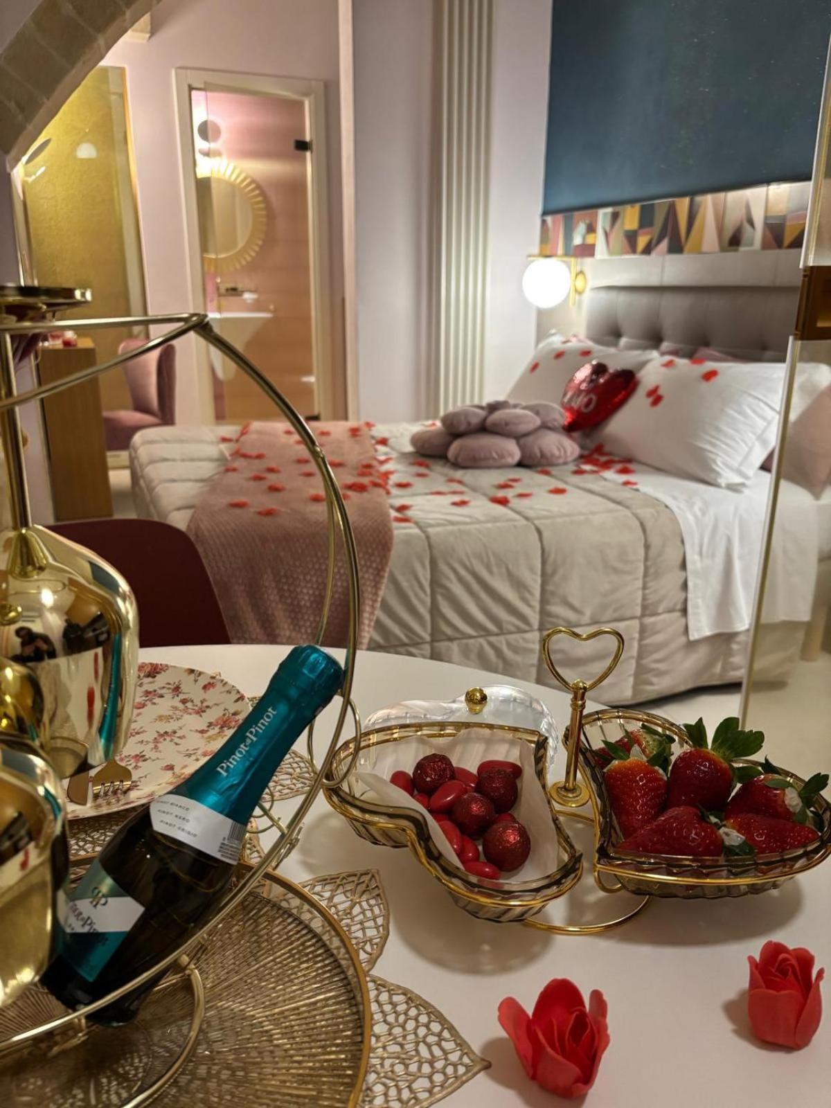 Lovely & Chic Rooms Nei Sassi 马泰拉 外观 照片